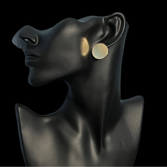 Vintage Round gold stud earrings - Picture 1 of 3